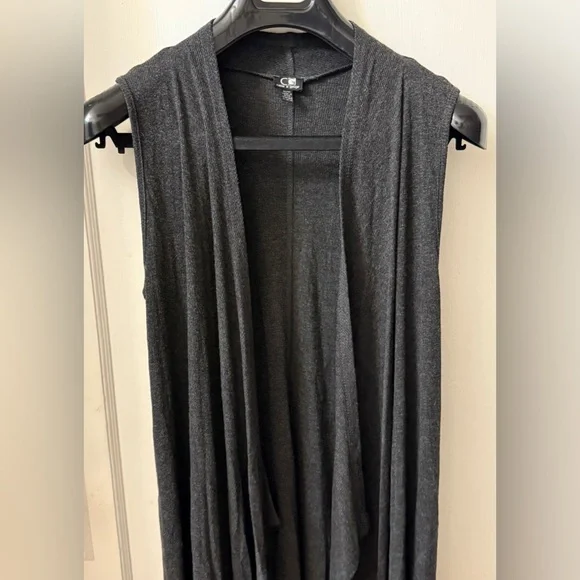 CABLE & GAUGE DARK GREY THIN KNIT VEST - Picture 10 of 16